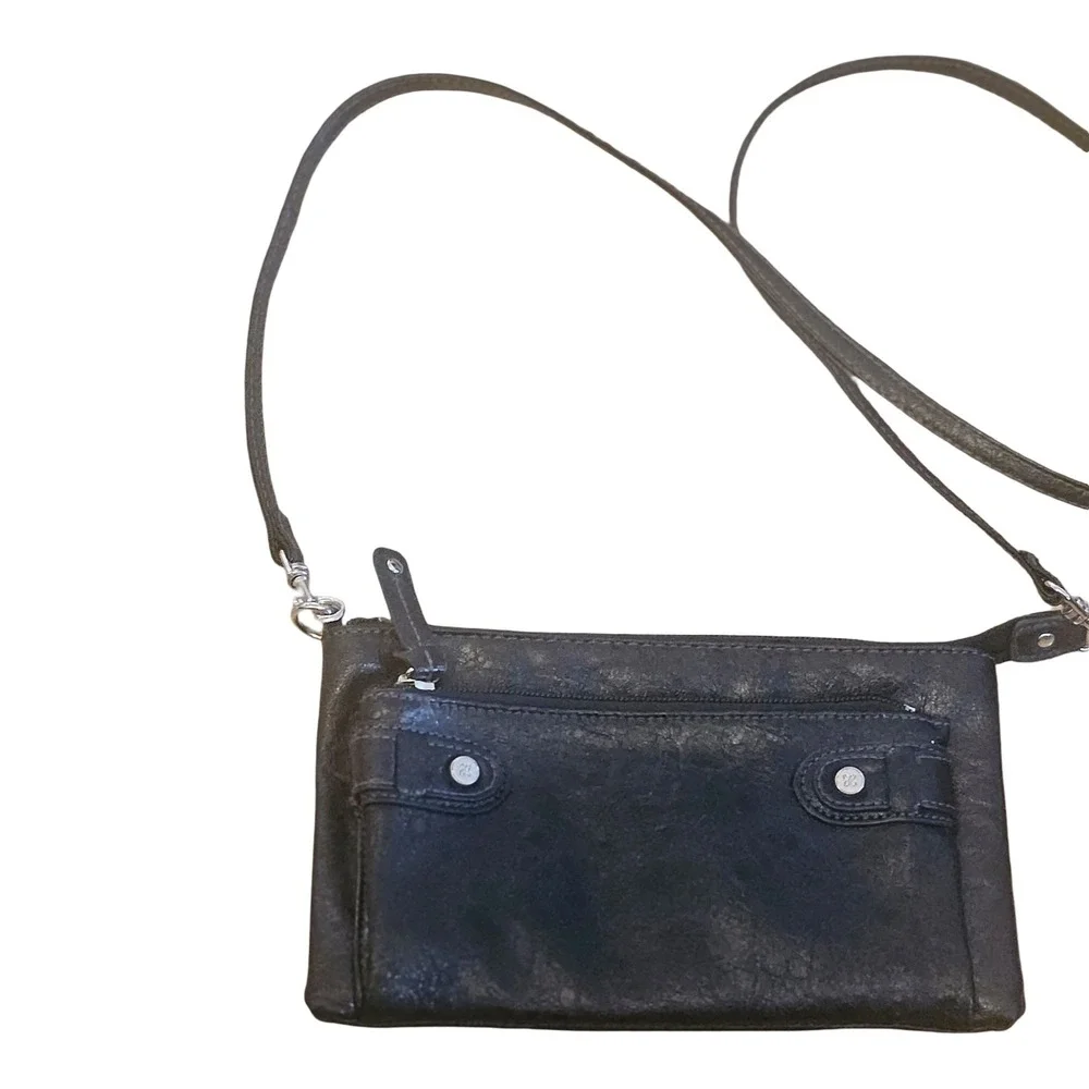 Relic Womens Black Distressed Faux Leather Crossbody Bag Silver Hardware Purse‎